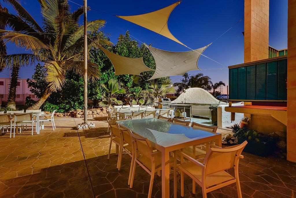 Sea Breeze Resort Exmouth Bagian luar foto