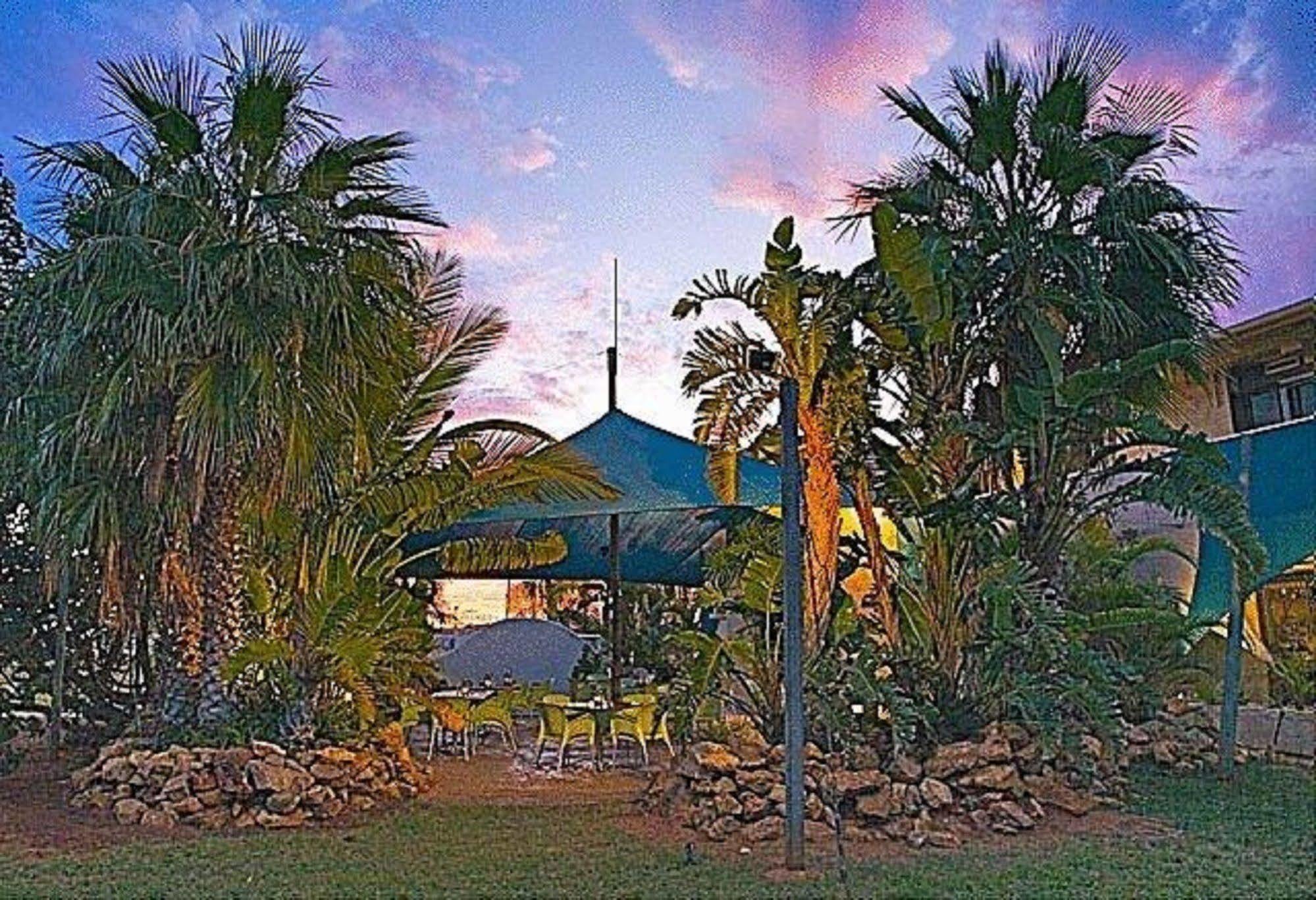 Sea Breeze Resort Exmouth Bagian luar foto