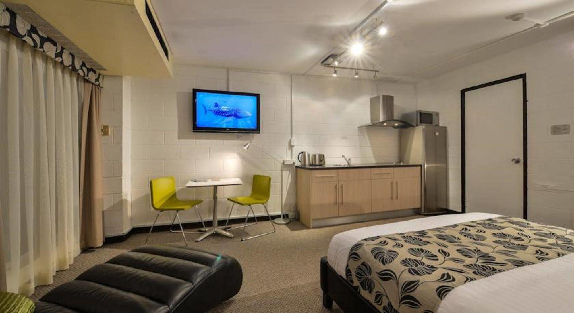 Sea Breeze Resort Exmouth Bagian luar foto