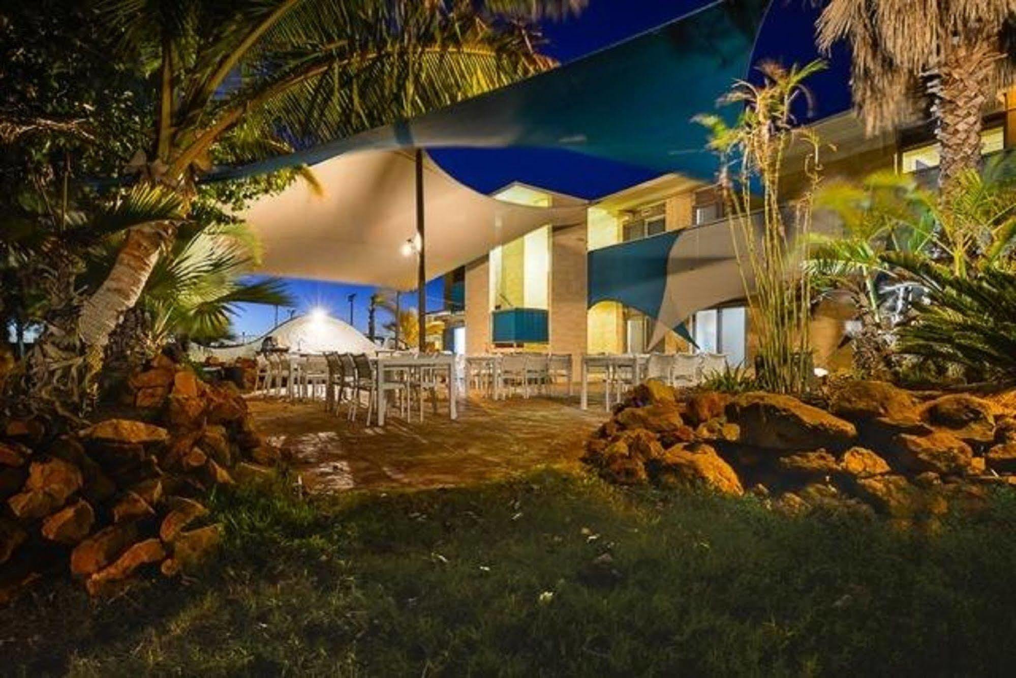Sea Breeze Resort Exmouth Bagian luar foto