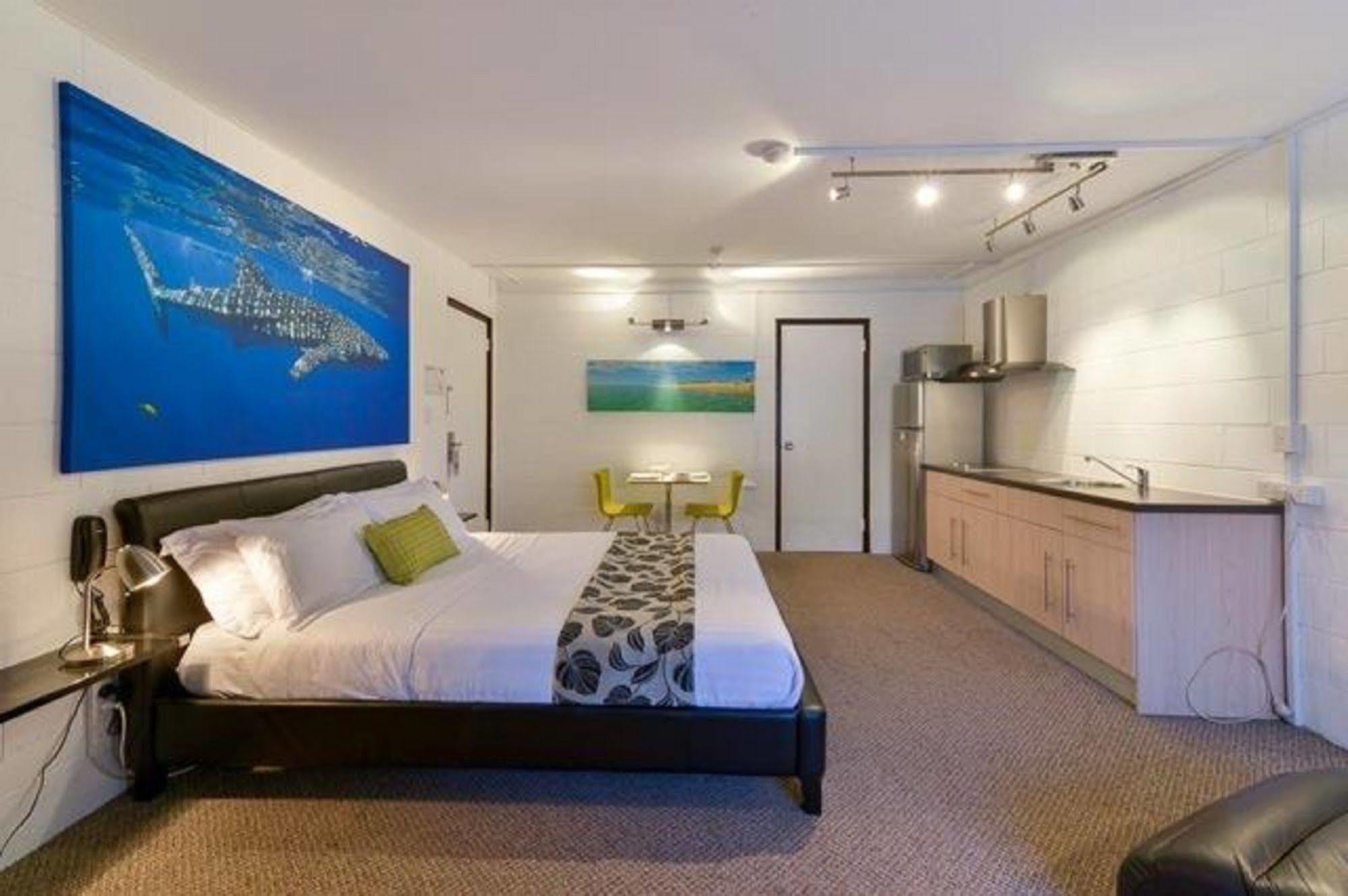 Sea Breeze Resort Exmouth Bagian luar foto