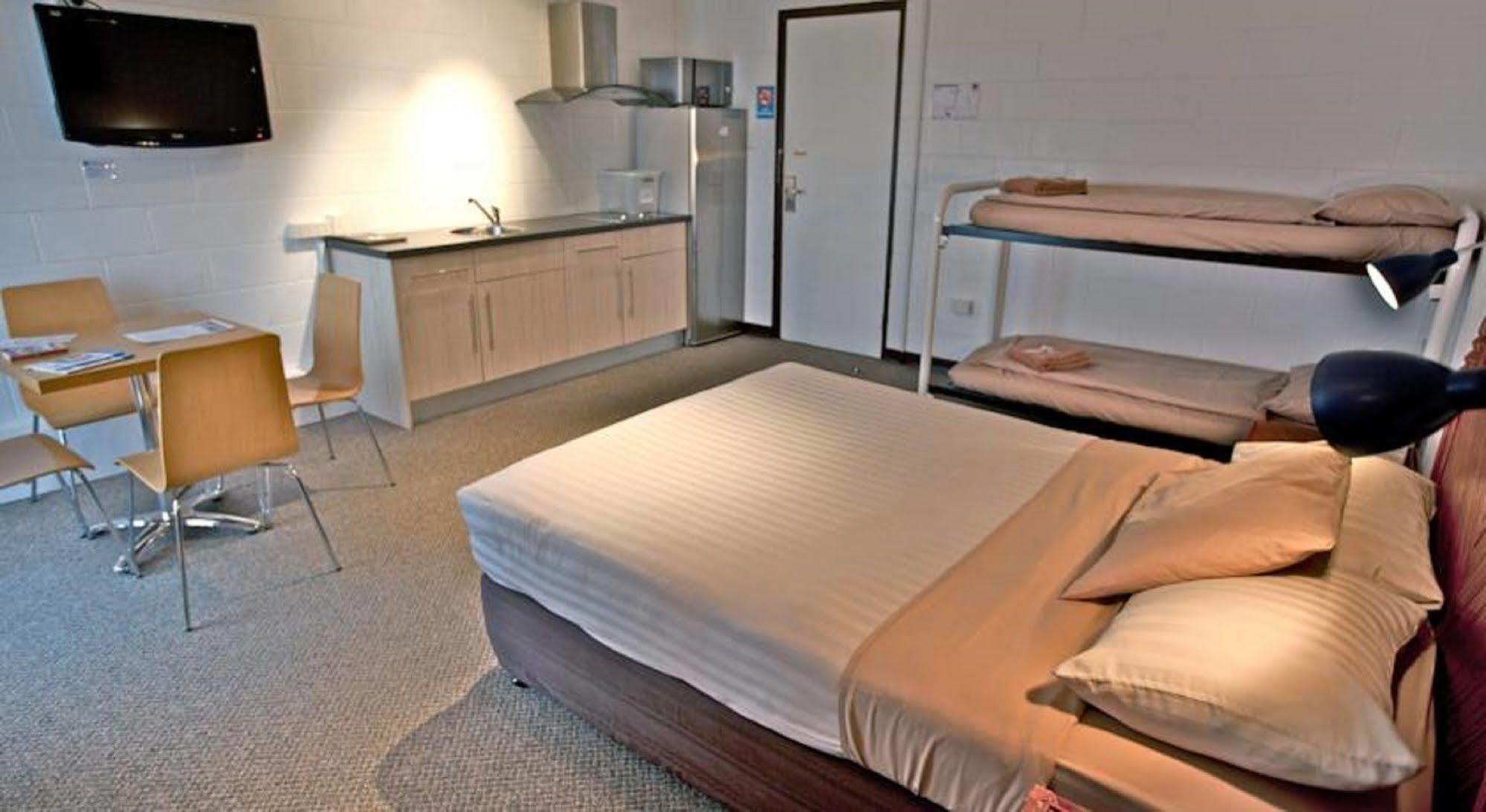 Sea Breeze Resort Exmouth Bagian luar foto